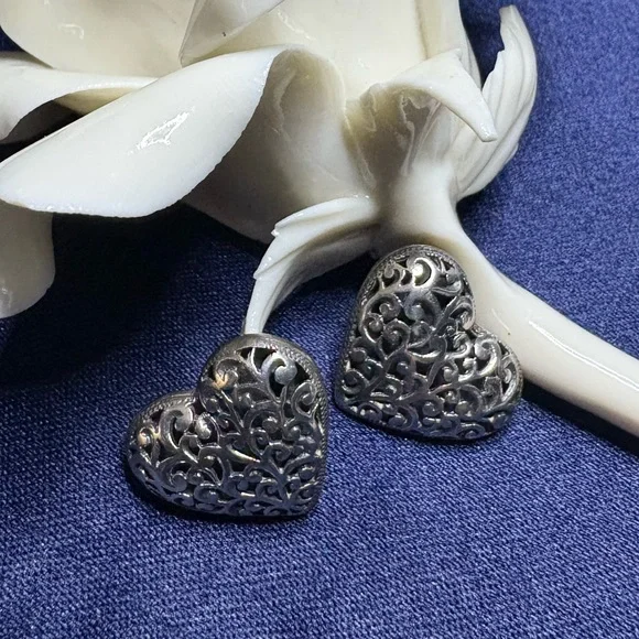 Earrings*925 Sterling Silver Filigree Heart Earrings Post Backs - Picture 2 of 7